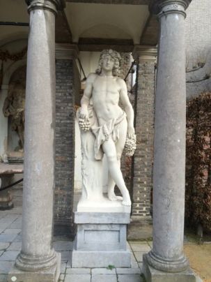 statuebacchus
